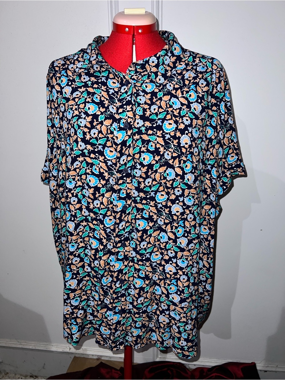 Lane Bryant No Peek Navy Floral Button-Down Shirt with Blue Tan Flowers size 24